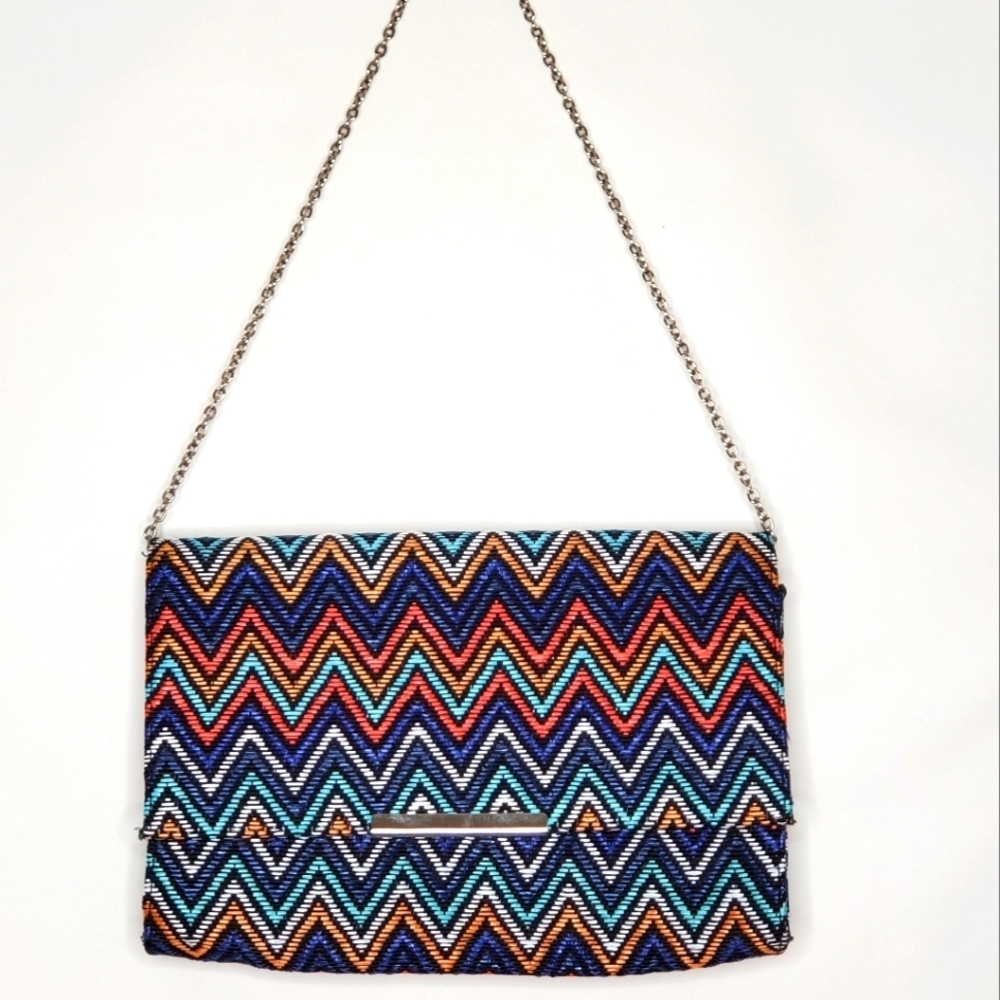 Jessica McClintock Chevron Pattern Shoulder Bag Chain Strap Textured Clutch Boho